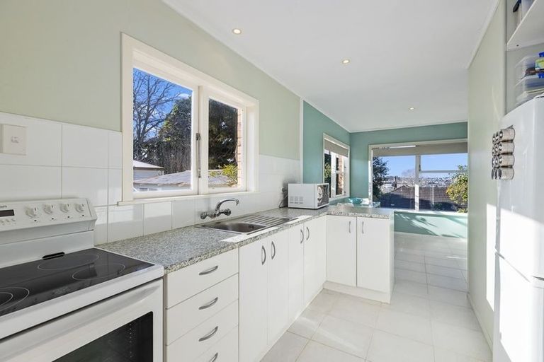 Photo of property in 6 Diana Drive, Glenfield, Auckland, 0627