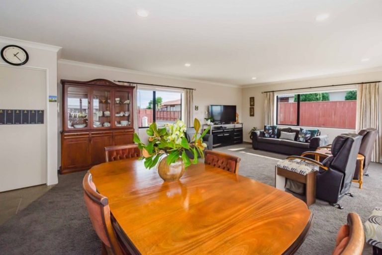 Photo of property in 11 Central Park, Paraparaumu Beach, Paraparaumu, 5032