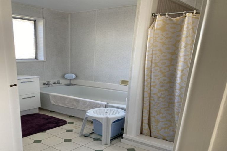 Photo of property in 2/68a Puriri Street, Riccarton, Christchurch, 8041