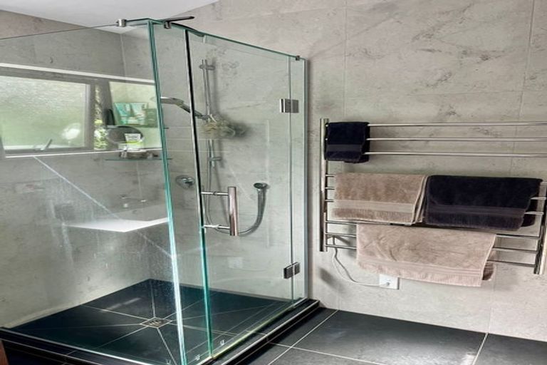 Photo of property in 2/3a City View Terrace, Birkenhead, Auckland, 0626