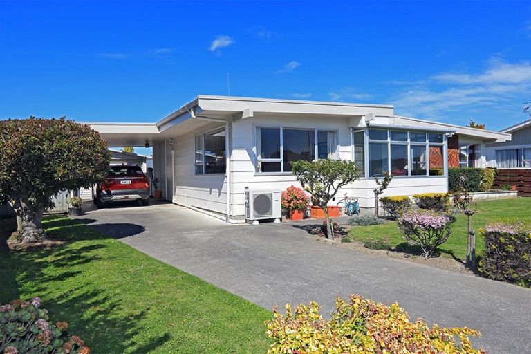 Photo of property in 3 Laurent Place, Greenmeadows, Napier, 4112