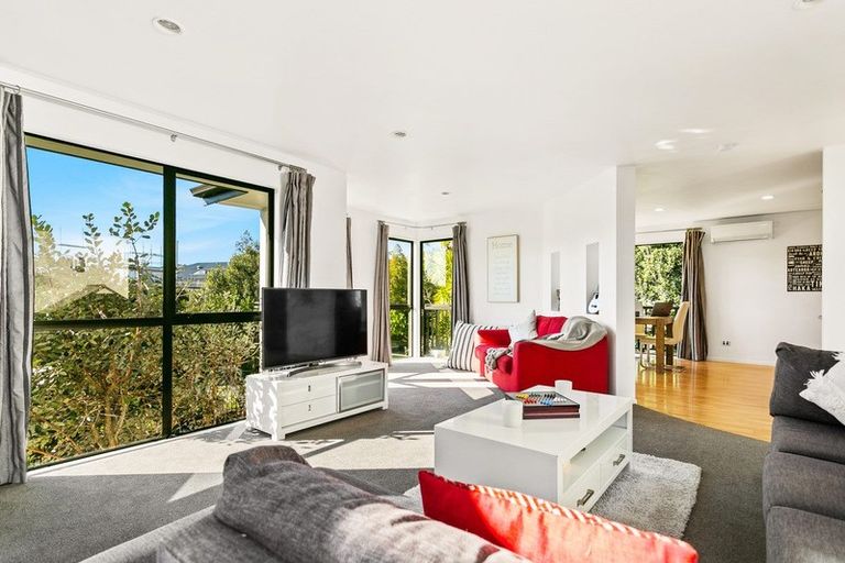 Photo of property in 37 Blue Heron Rise, Stanmore Bay, Whangaparaoa, 0932