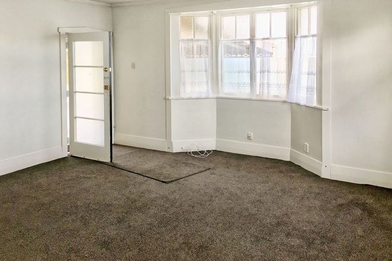 Photo of property in 22 Grande Vue Road, Hillpark, Auckland, 2102