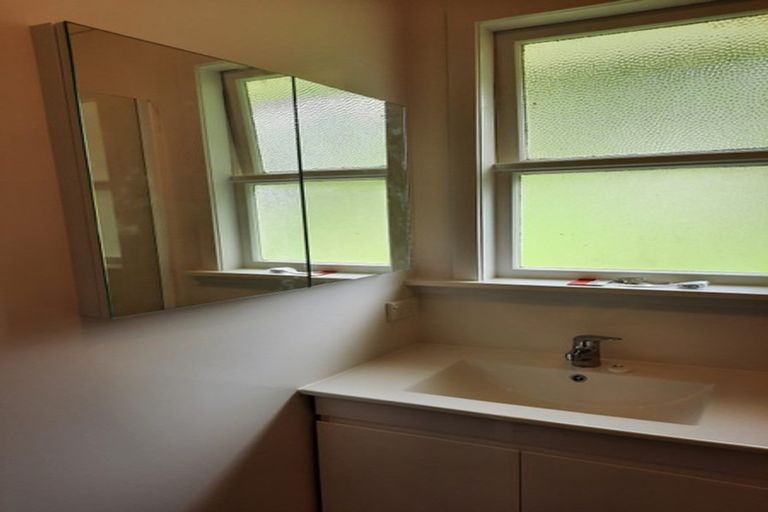 Photo of property in 72 Chester Road, Tawa, Wellington, 5028