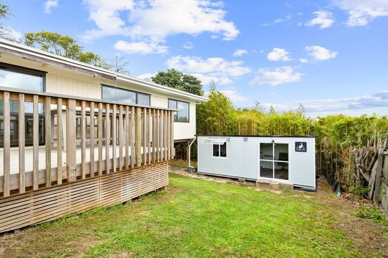 Photo of property in 129a Sunnyside Road, Sunnyvale, Auckland, 0612