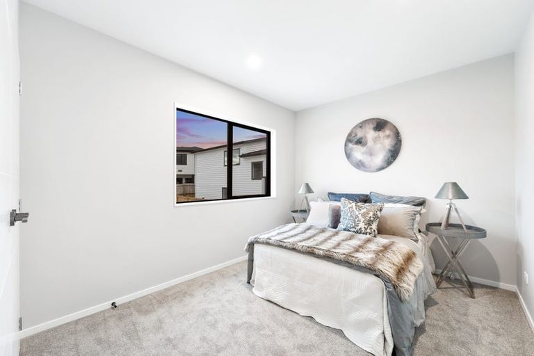 Photo of property in 13b Windermere Crescent, Blockhouse Bay, Auckland, 0600
