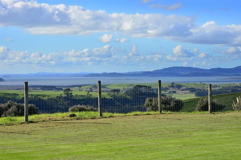 Photo of property in 368 Evans Road, South Head, Helensville, 0874