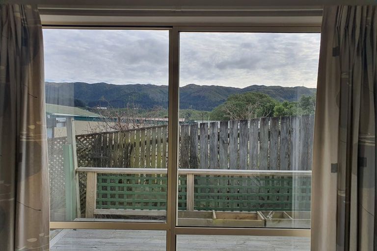 Photo of property in 27a Tremewan Street, Tawa, Wellington, 5028