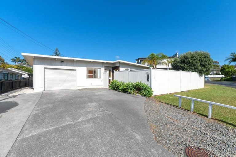 Photo of property in 129a Nile Road, Milford, Auckland, 0620