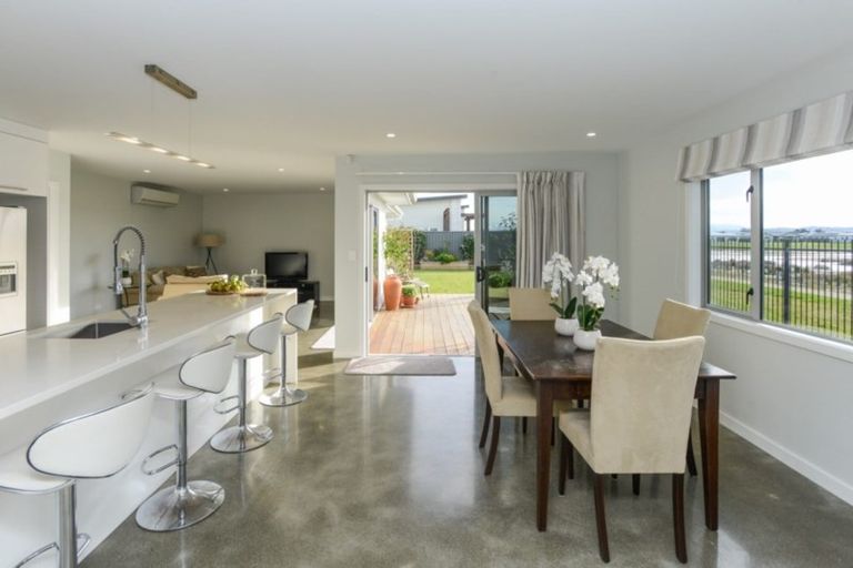 Photo of property in 33 Aparima Place, Awatoto, Napier, 4110