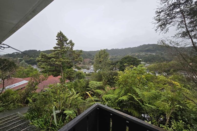 Photo of property in 6 Wyndham Road, Pinehaven, Upper Hutt, 5019