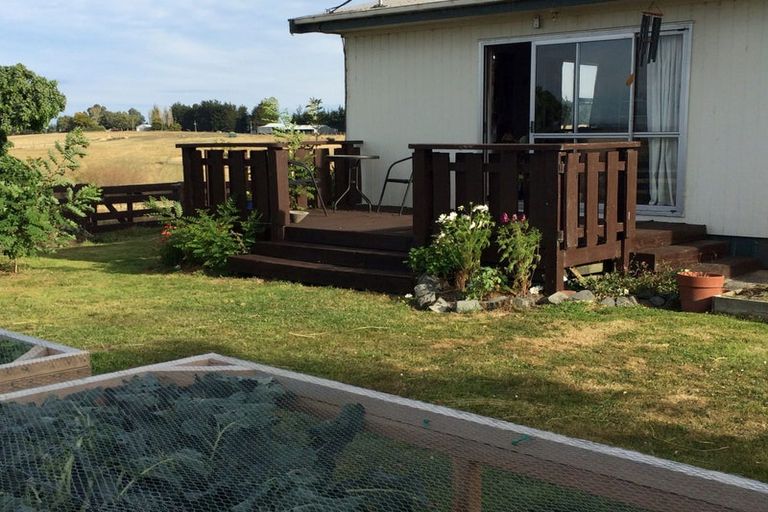 Photo of property in 86 Totara Island Road, Clifton, Balclutha, 9273