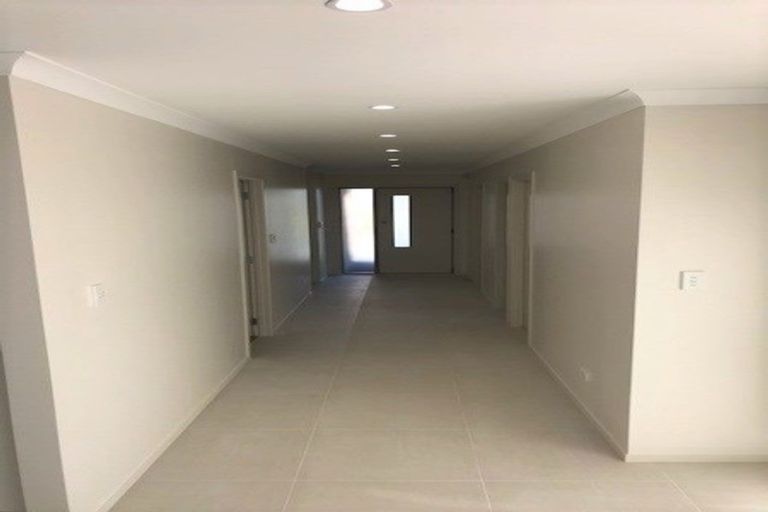 Photo of property in 35 Riverglade Parkway, Te Atatu South, Auckland, 0610