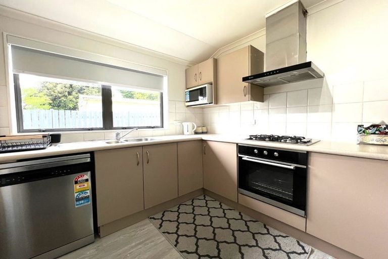 Photo of property in 5a Lloyd Avenue, Papatoetoe, Auckland, 2025