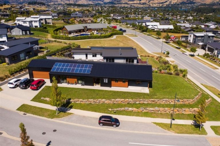 Photo of property in 20 Infinity Drive, Wanaka, 9305