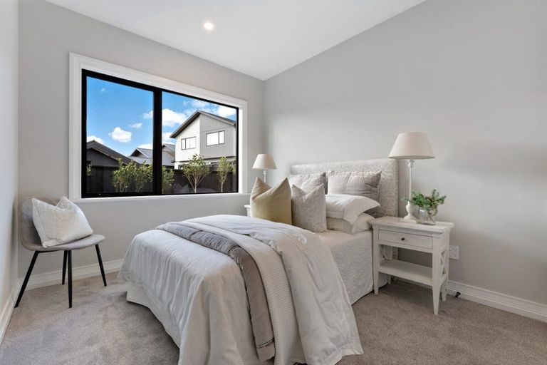 Photo of property in 9 Halcyon Bay Lane, Wainui, 0992