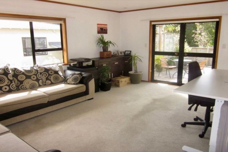 Photo of property in 14 Nile Road, Milford, Auckland, 0620