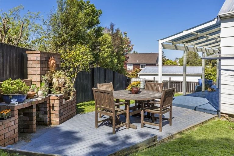 Photo of property in 27 Springtime Crescent, Stanmore Bay, Whangaparaoa, 0932
