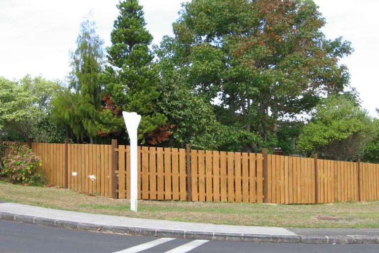 Photo of property in 2/41 Stredwick Drive, Torbay, Auckland, 0630