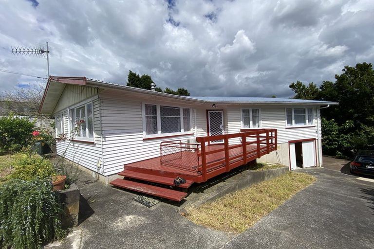 Photo of property in 18 Kelkirk Street, Kelston, Auckland, 0602