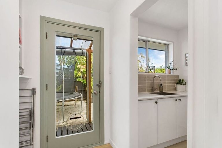 Photo of property in 9b Lydbury Place, Parklands, Christchurch, 8083