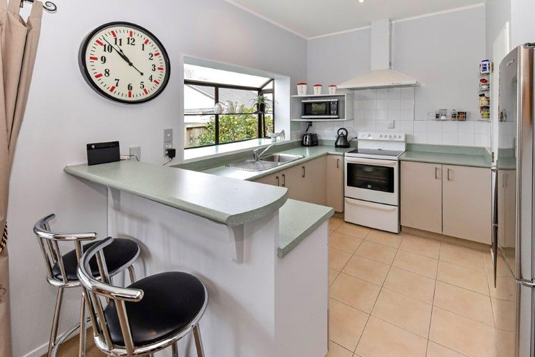Photo of property in 14 Lorelei Place, Opaheke, Papakura, 2113