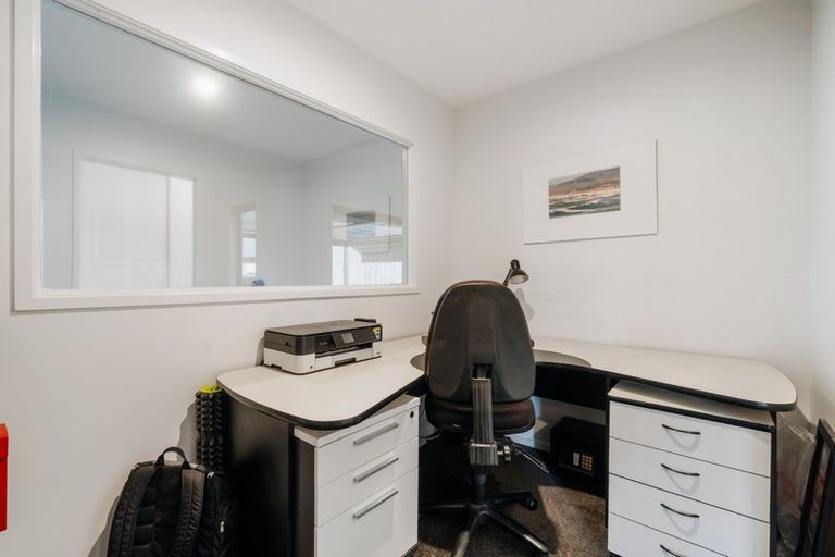 Photo of property in 20 Fallow Street, Jacks Point, 9371