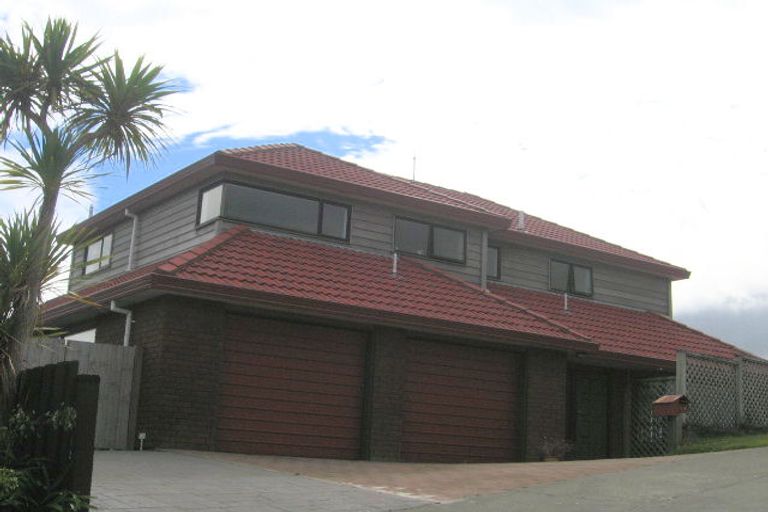 Photo of property in 13 Landsdowne Terrace, Karori, Wellington, 6012