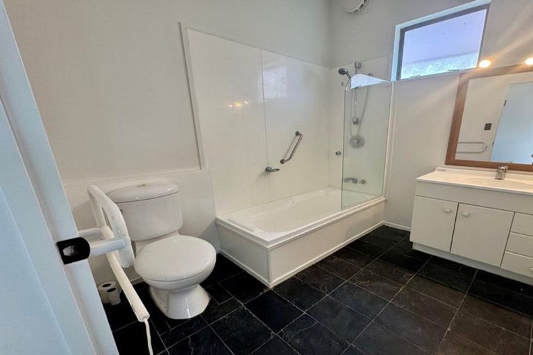 Photo of property in 42 Wedgwood Avenue, Mangere East, Auckland, 2024