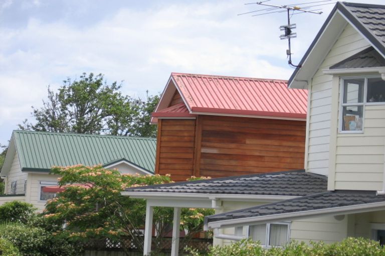 Photo of property in 2/3 Beatrix Street, Avondale, Auckland, 1026