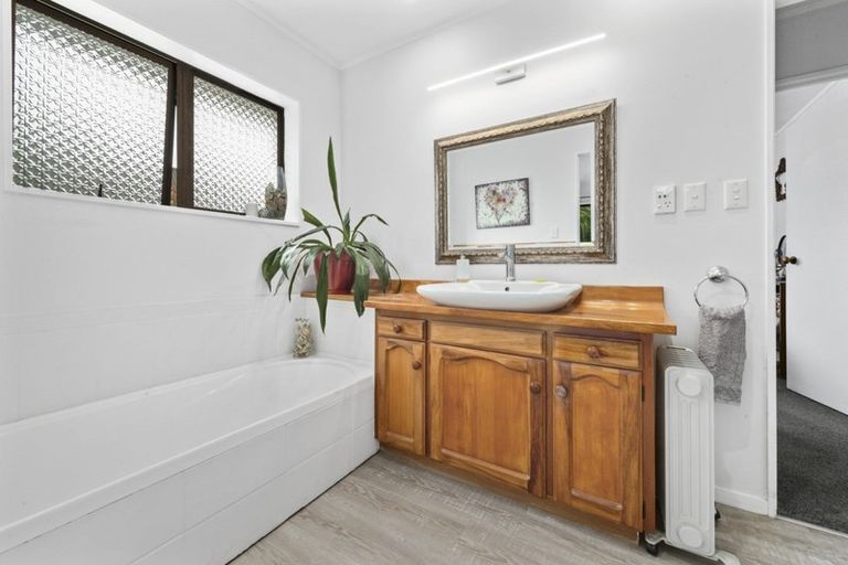 Photo of property in 77a Esmeralda Street, Welcome Bay, Tauranga, 3112