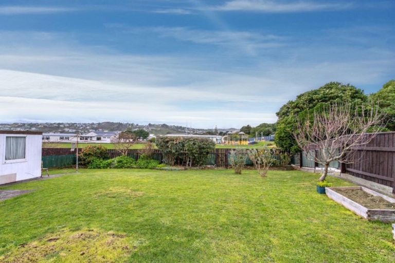 Photo of property in 71 Te Pene Avenue, Titahi Bay, Porirua, 5022