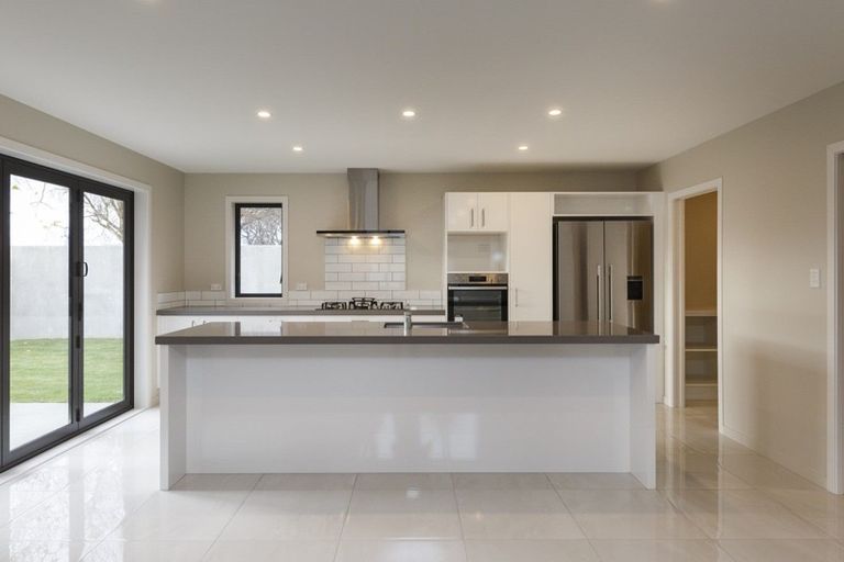 Photo of property in 13 Grand Oaks Drive, Awapuni, Palmerston North, 4412