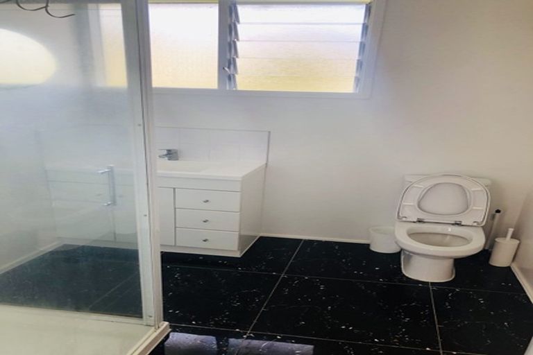 Photo of property in 11 Velma Road, Hillcrest, Auckland, 0627