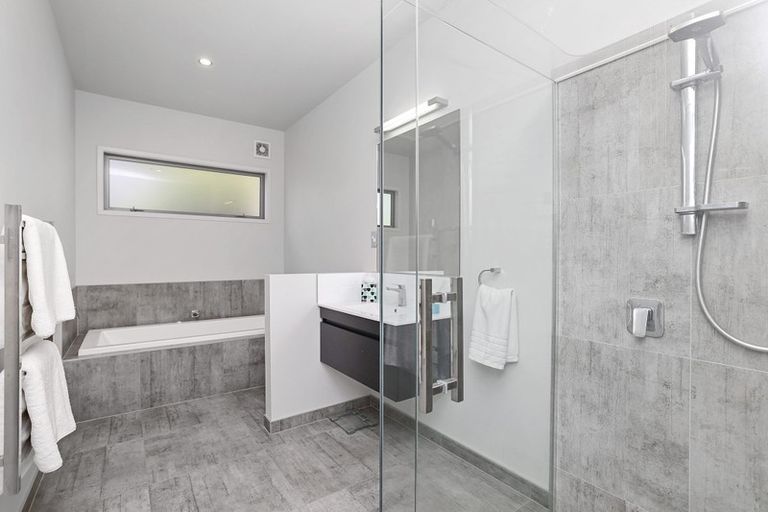 Photo of property in 18a Dorset Avenue, Westown, New Plymouth, 4310