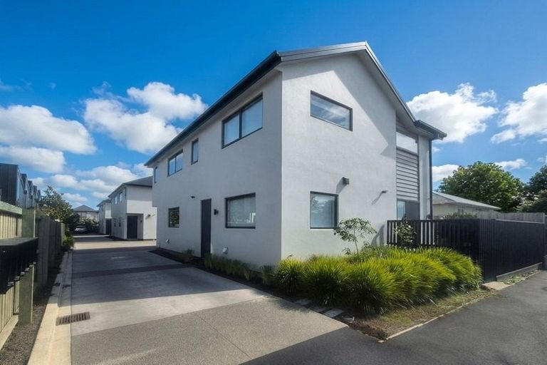 Photo of property in 3/67 Osborne Street, Waltham, Christchurch, 8011