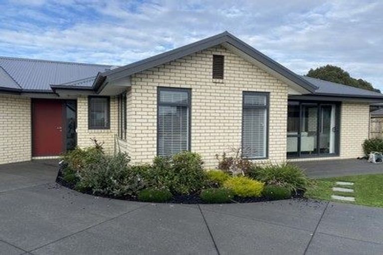 Photo of property in 6 Luxembourg Crescent, Halswell, Christchurch, 8025