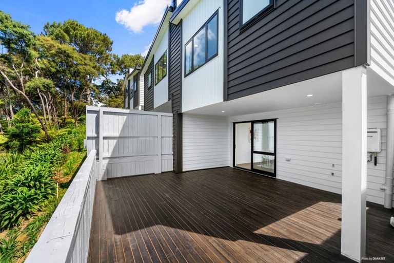 Photo of property in 7 Liban Place, Massey, Auckland, 0614