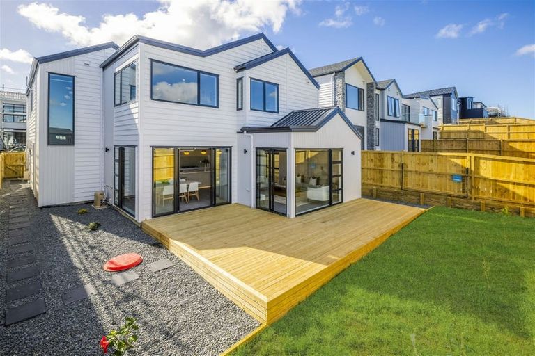 Photo of property in 10 Hautoa Lane, Flat Bush, Auckland, 2019