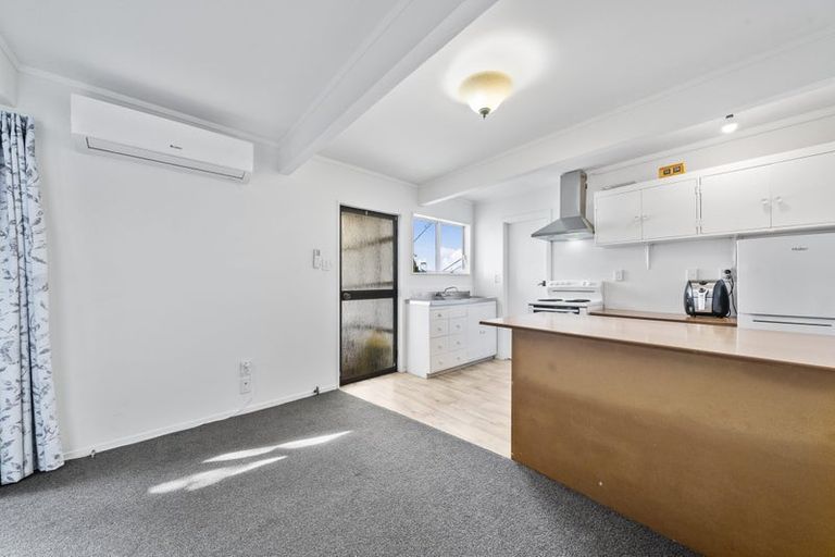 Photo of property in 10 Queens Drive, Kilbirnie, Wellington, 6022