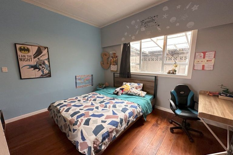 Photo of property in 61 Blake Street, Waitara, 4320