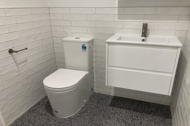 Photo of property in 2/32 Martin Square, Te Aro, Wellington, 6011