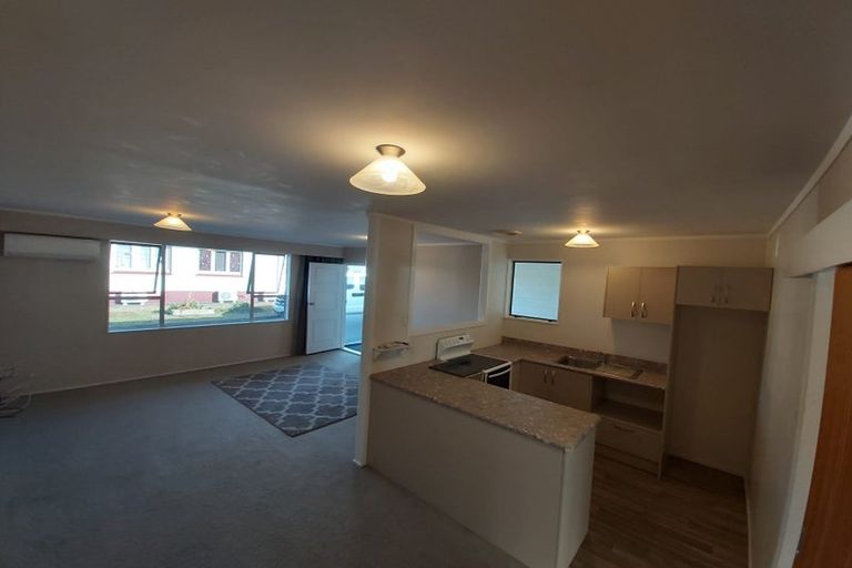 Photo of property in 8 Donald Street, Regent, Whangarei, 0112