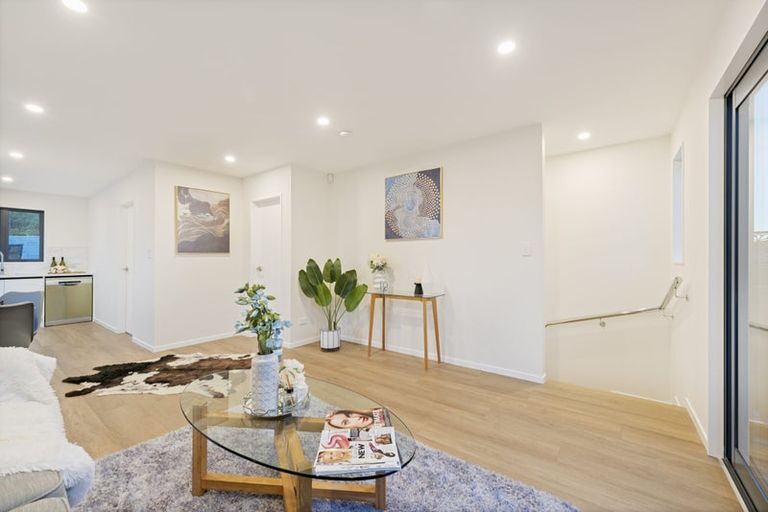 Photo of property in 35a Hereford Street, Te Atatu Peninsula, Auckland, 0610