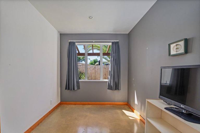 Photo of property in 1 Hawk Hill Crescent, Cooks Beach, Whitianga, 3591
