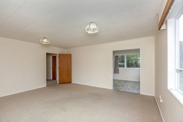Photo of property in 17 Buckley Grove, Paraparaumu, 5032
