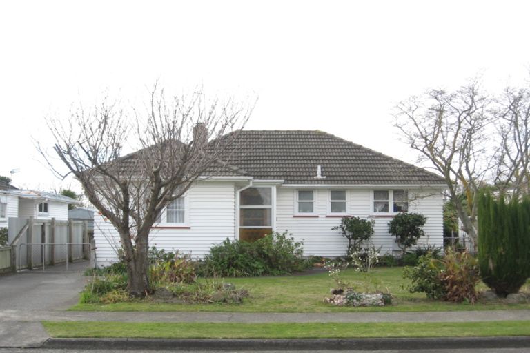 Photo of property in 12 Shackleton Street, Maraenui, Napier, 4110