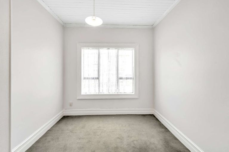 Photo of property in 9 Park Street, Gore, 9710