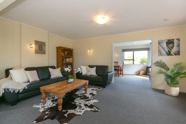 Photo of property in 9 Ruskin Place, Westown, New Plymouth, 4310