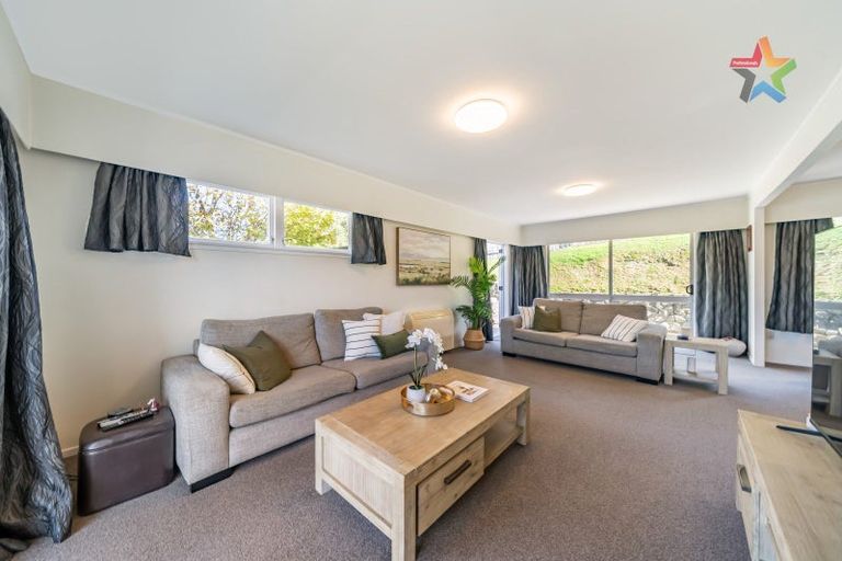 Photo of property in 31 Cedar Street, Maungaraki, Lower Hutt, 5010